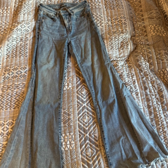 AE Next Level Festival Flare Jean - Picture 2 of 6